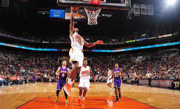 Com o astro Kobe Bryant poupado, os Lakers não resistiram e foram esmagadores pelo Phoenix Suns