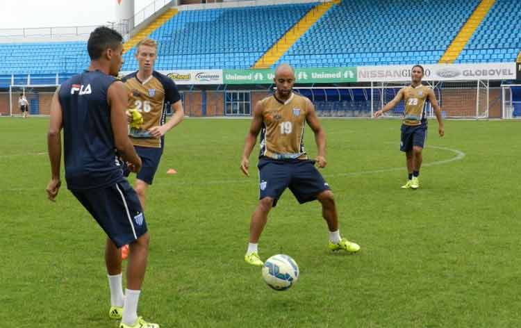 O Avaí tem 35 pontos e é o 16º, um ponto e uma posição à frente do Goiás, primeiro na zona de rebaixamento