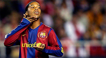 Ronaldinho acabou se transferindo para o Barça