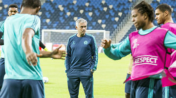 Apesar da irregularidade, Chelsea, de Mourinho, pode se classificar antecipadamente na Liga