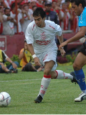 Bruno Carvalho em ação na partida