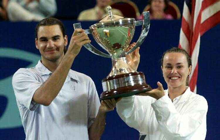 Jogando ao lado de Martina Hingis, Roger Federer faturou o título da Copa Hopman, na temporada de 2001