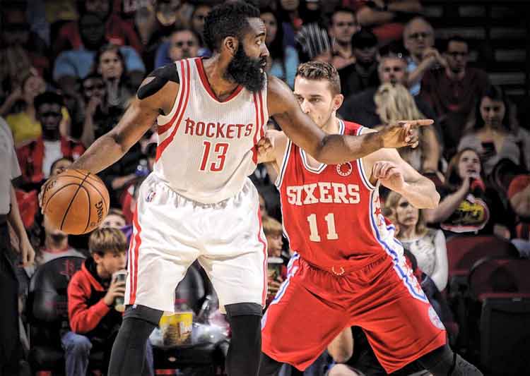 Armador James Harden (13) marcou 50 pontos no jogo que marcou o recorde negativo contra Houston Rockets