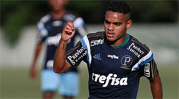 Meia Juninho pode ser titular contra Flamengo