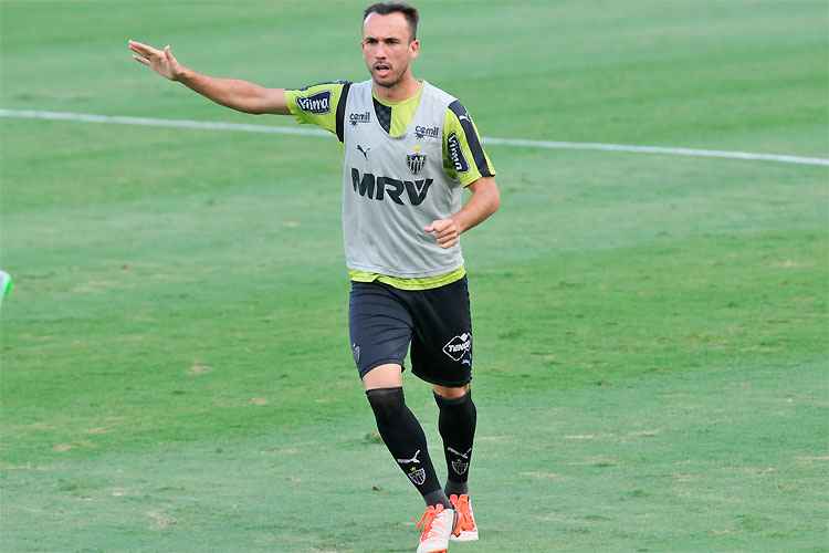 Thiago Ribeiro ganha vaga no ataque para o último ano da temporada, que vale prêmio de R$ 6,3 milhões
