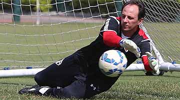 Aos 42 anos e mais de 1,2 mil jogos pelo São Paulo o goleiro vai se aposentar do futebol