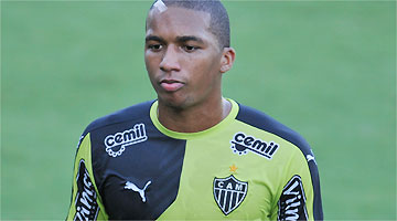 Volante teve poucas oportunidades no Galo