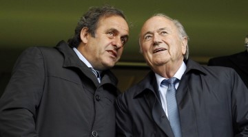 Nota interna de 1998 teria informado integrantes da Uefa sobre pagamento de Blatter a Platini