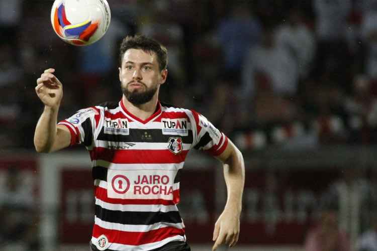 João Paulo foi campeão pernambucano pelo Santa, sendo eleito o melhor jogador do campeonato