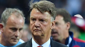 Técnico Louis van Gaal vem sendo fortemente questionado no comando do Manchester United