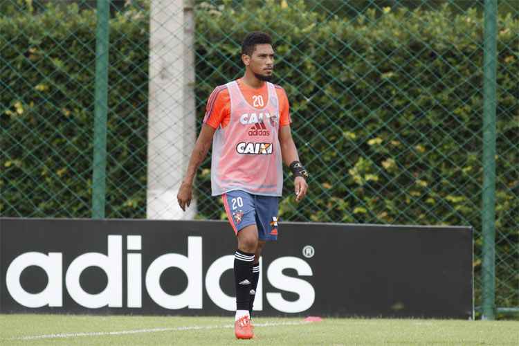 "Ele quer fazer história no Sport", afirmou o empresário de Hernane Brocador, Paulo Pitombeira