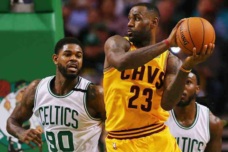Com 24 pontos, LeBron foi cestinha do Cavaliers na vitória sobre Boston Celtics, por 89 a 77