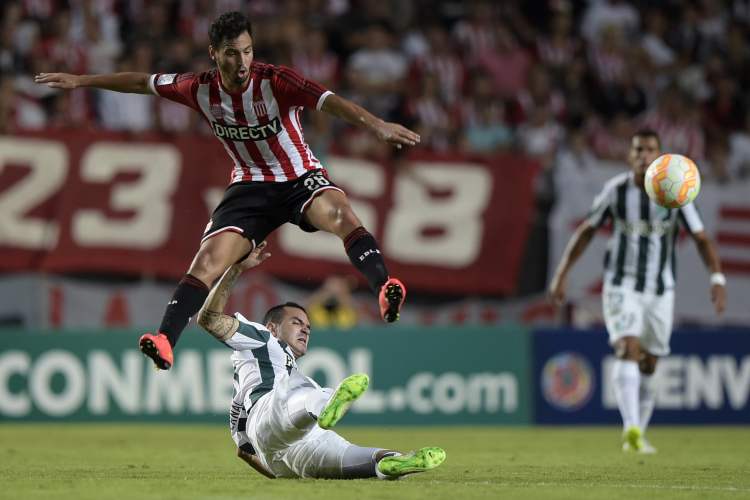 Juan Sánchez Miño disputou a última Copa Libertadores com a camisa do Estudiantes de La Plata 