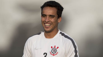 Meio-campista Jadson oficializou saída do Corinthians para jogar pelo Tiajin Quanjian