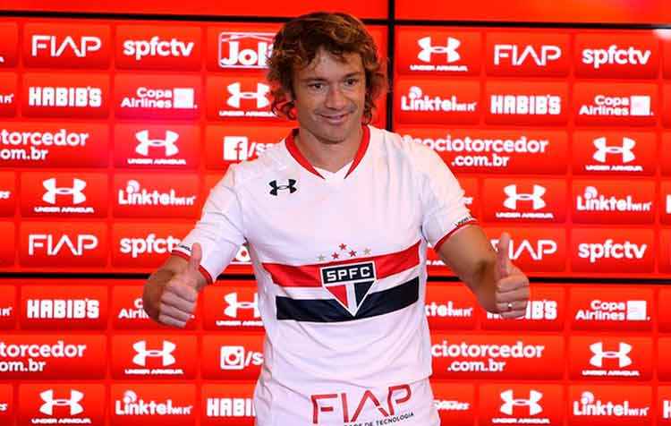 Lugano fez 176 jogos e marcou 11 gols na primeira passagem pelo São Paulo, entre 2003 e 2006