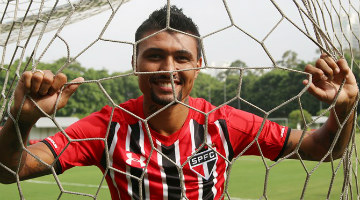 Aos 29 anos, Kieza foi destaque e marcou 29 gols na última temporada, jogando pelo Bahia