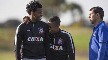 Gil disputou 184 jogos e marcou sete gols pelo Corinthians
