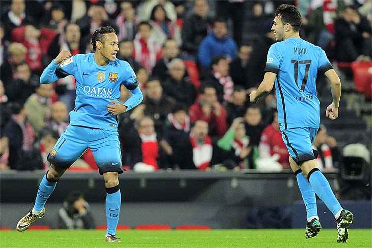 Neymar comemora segundo gol do Barcelona em jogo que não contou com Messi e Suárez