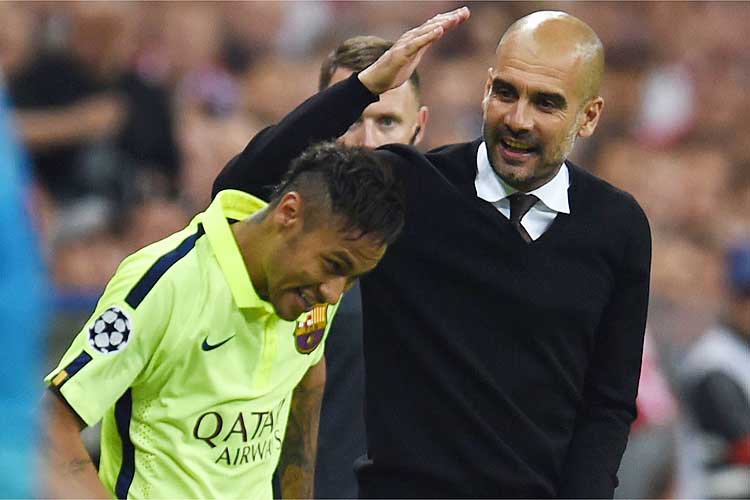 Neymar (E) e Guardiola (D) durante confronto entre Barcelona e Bayern pela Liga dos Campeões