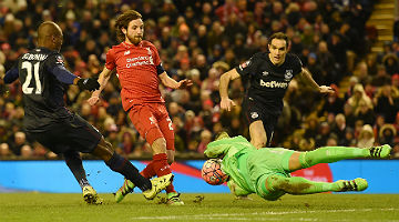 Goleiro Randolph brilhou no Anfield Road e garantiu o empate para o West Ham