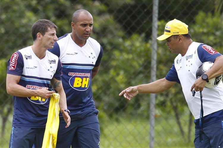 Nova comissão técnica do Cruzeiro, encabeçada por Deivid, busca deixar boa impressão à torcida celeste