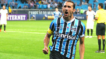 Barcos foi destaque jogando pelo Grêmio