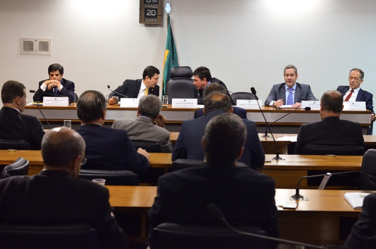 Otávio Leite (PSDB-SP) e Andres Sanchez (PT-SP) discutem MP do Futebol; Bancada da Bola é grupo dividido na Câmara