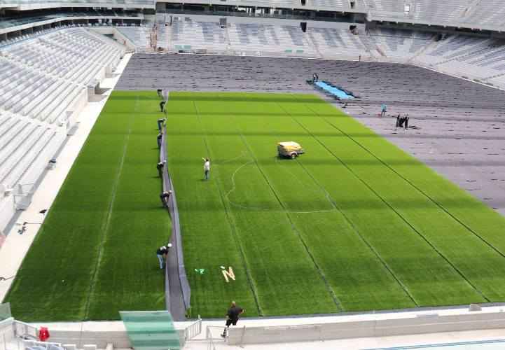 Tapete sintético chegou no início da semana na Arena da Baixada