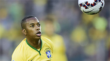 Robinho fechou contrato com o Galo por 2 anos