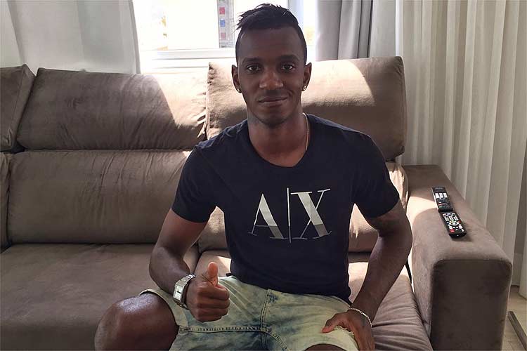 Hyuri agradeceu carinho do torcedor do Atlético em recuperação da forte trombada que teve nessa quarta