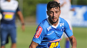 De Arrascaeta marcou dois gols contra o Minas