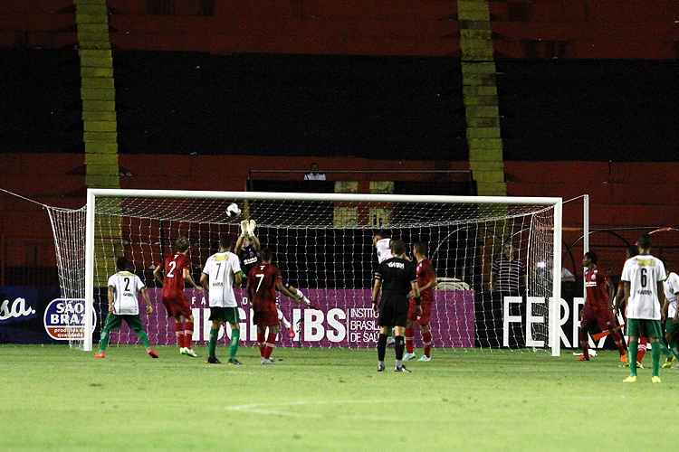 Após vitória sobre o Mequinha, Júlio César fez questão de exaltar o desempenho do goleiro adversário