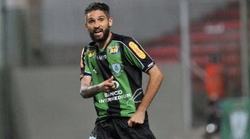 Aos 29 anos, armador Tony já defendeu 11 clubes