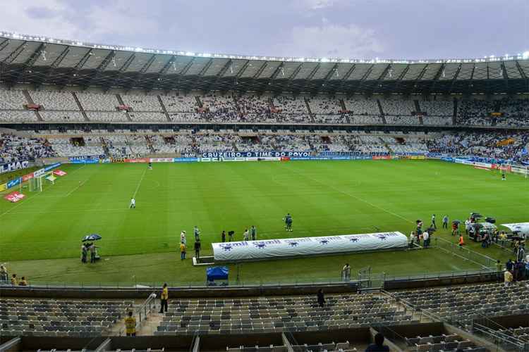 Drenagem absorveu toda a água da chuva a tempo do clássico, como mostra foto da Minas Arena
