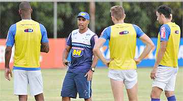 Cruzeiro quer vitória para aliviar pressão
