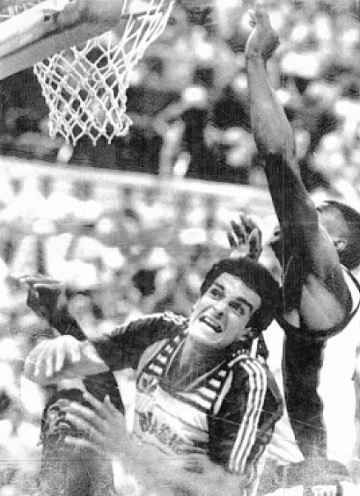 Ídolo do basquete brasileiro, o arremessador Marcel reconhece brilhantismo de Curry