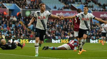 Dois gols de Kane tiveram assistências de Dele Alli
