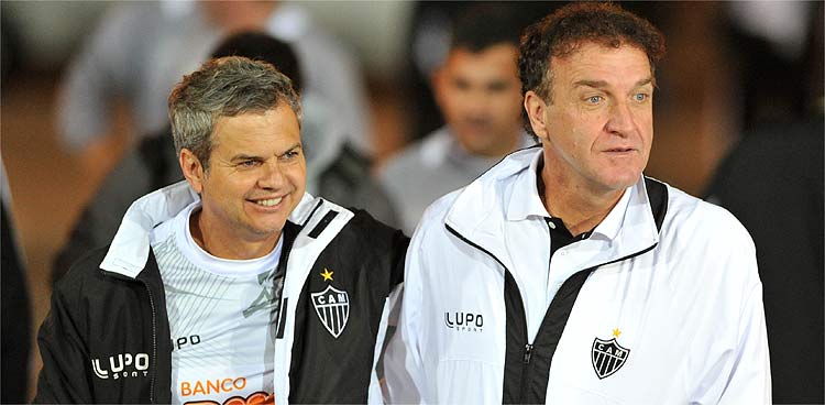 Carlinhos Neves esteve ao lado de Cuca durante a Libertadores de 2013 e a disputa do Mundial de Clubes