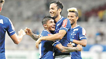 Festa dupla: nos 3 a 0 no Mineirão, Lucas Romero e Ariel marcaram