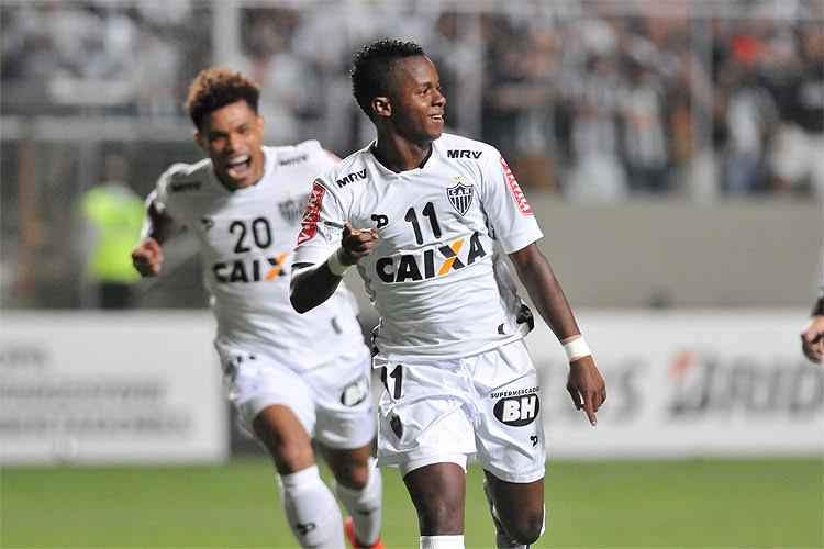Cazares quebra jejum e marca o primeiro gol, logo a 1min, abrindo caminho para vitória diante do Colo Colo