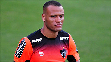 Lateral Patric vira desfalque no Atlético