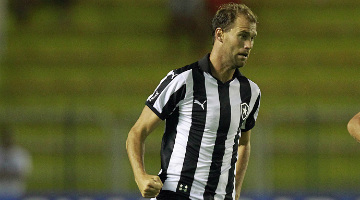 Carli busca primeiro gol pelo Botafogo