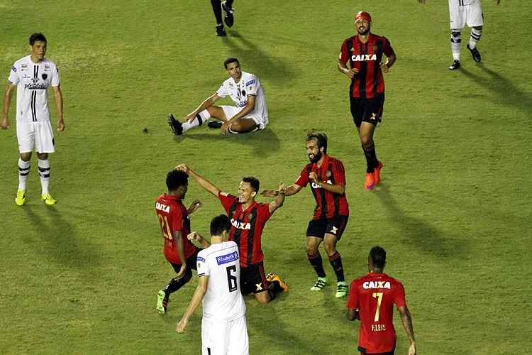 Renê abriu o placar para os rubro-negros aos 34 minutos do primeiro tempo