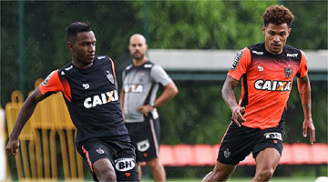 Hyuri e Junior Urso estarão entre os titulares de Aguirre no clássico de domingo, no Horto