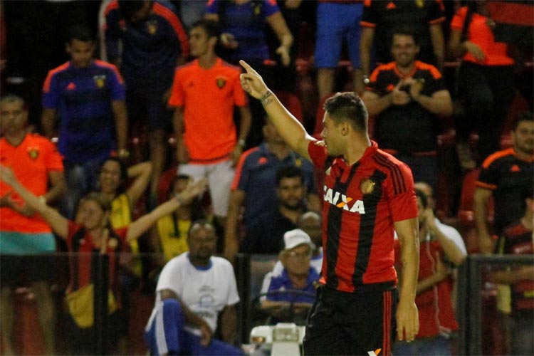 Satisfeito atuação pelo NE2016, Vinícius Araújo comemorou: "Sei que não tinha esquecido de como fazer gols"