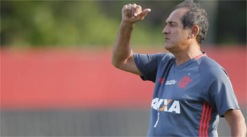 Com desfalques, o time de Muricy Ramalho vai a campo contra o Voltaço