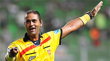 Emerson de Almeida Ferreira apitará clássico