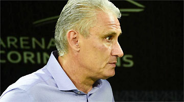 Sombra para Dunga, Tite continua com a cabeça voltada ao Corinthians