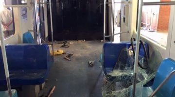 Brigas destruíram vagões de metrô na linha 3 vermelha