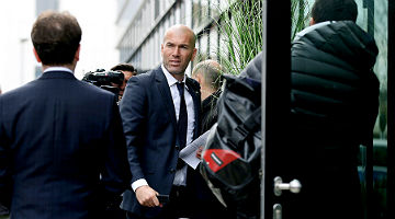 Zinedine Zidane só não poderá contar com Varena na partida desta quarta-feira